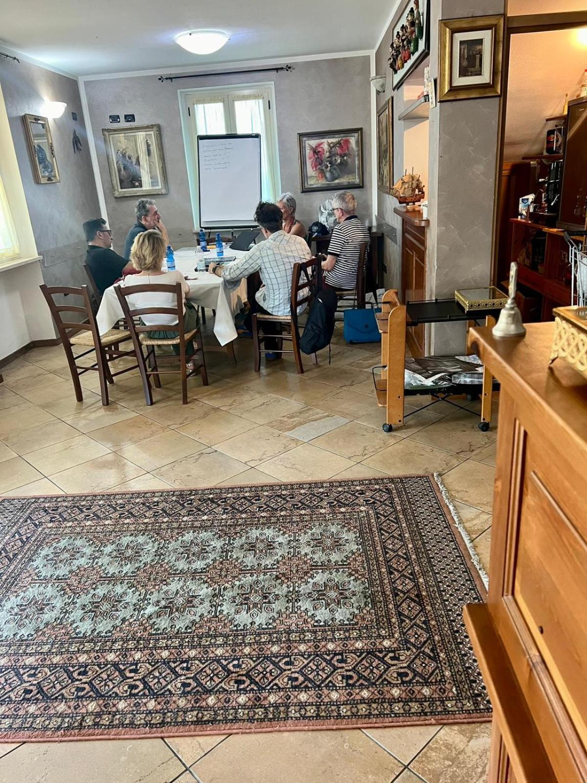 Albergo Quatro Pini Pozzolengo Luaran gambar