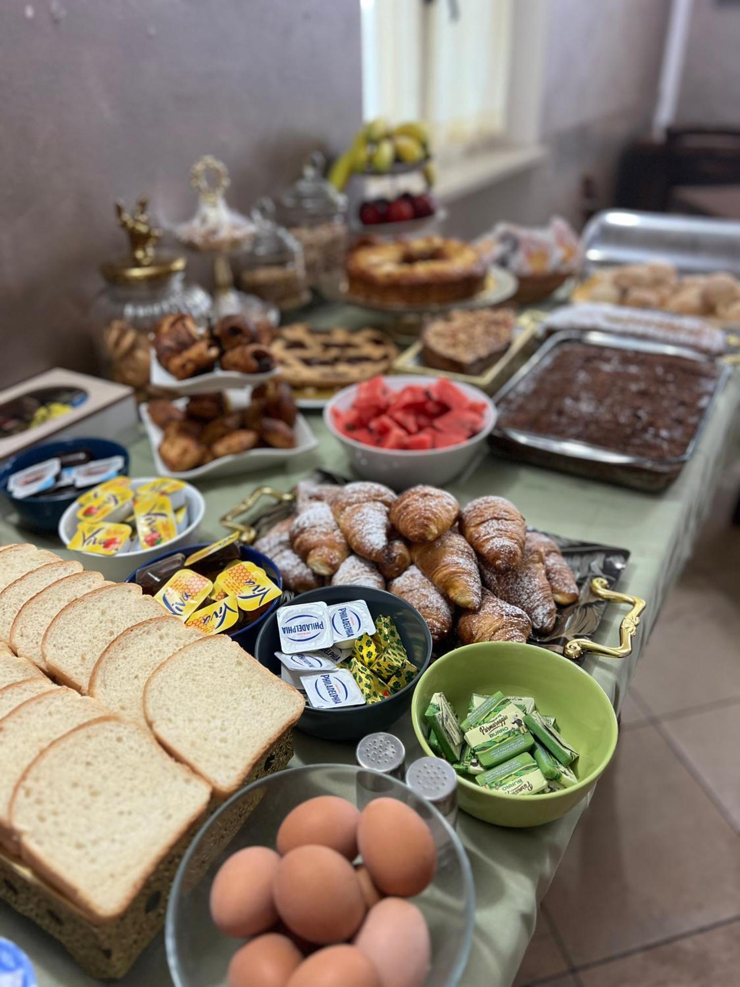Albergo Quatro Pini Pozzolengo Luaran gambar