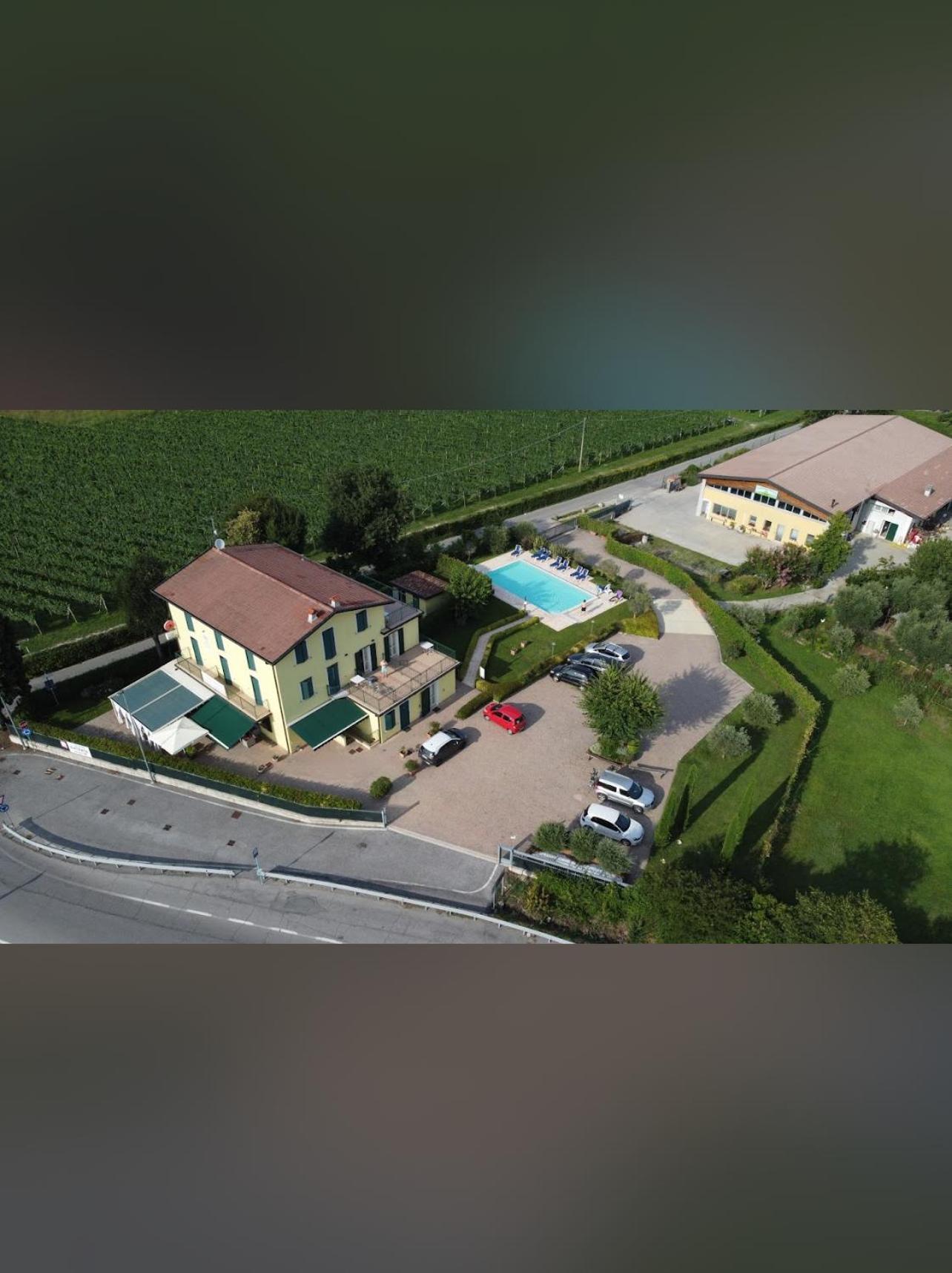Albergo Quatro Pini Pozzolengo Luaran gambar