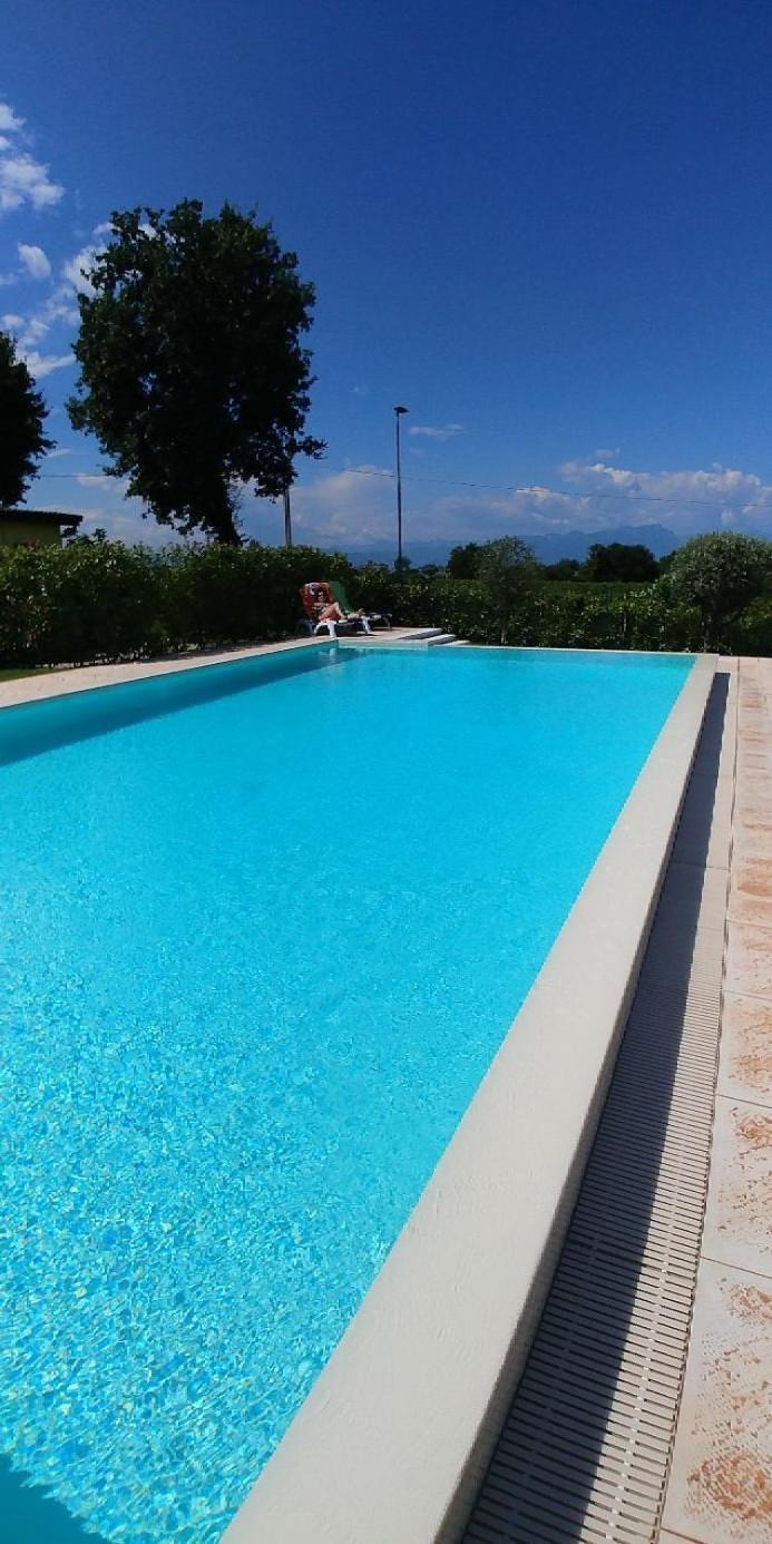 Albergo Quatro Pini Pozzolengo Luaran gambar